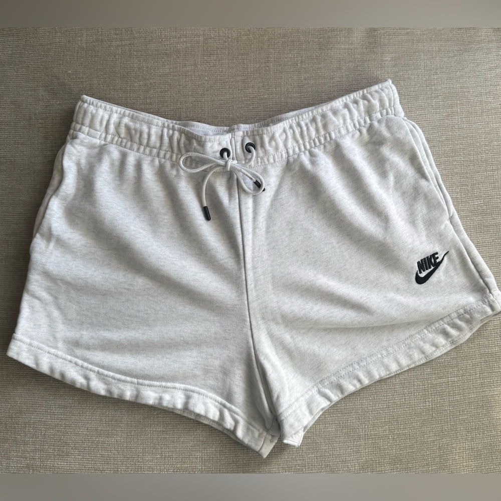 Nike Women's Gray Shorts, Size Medium